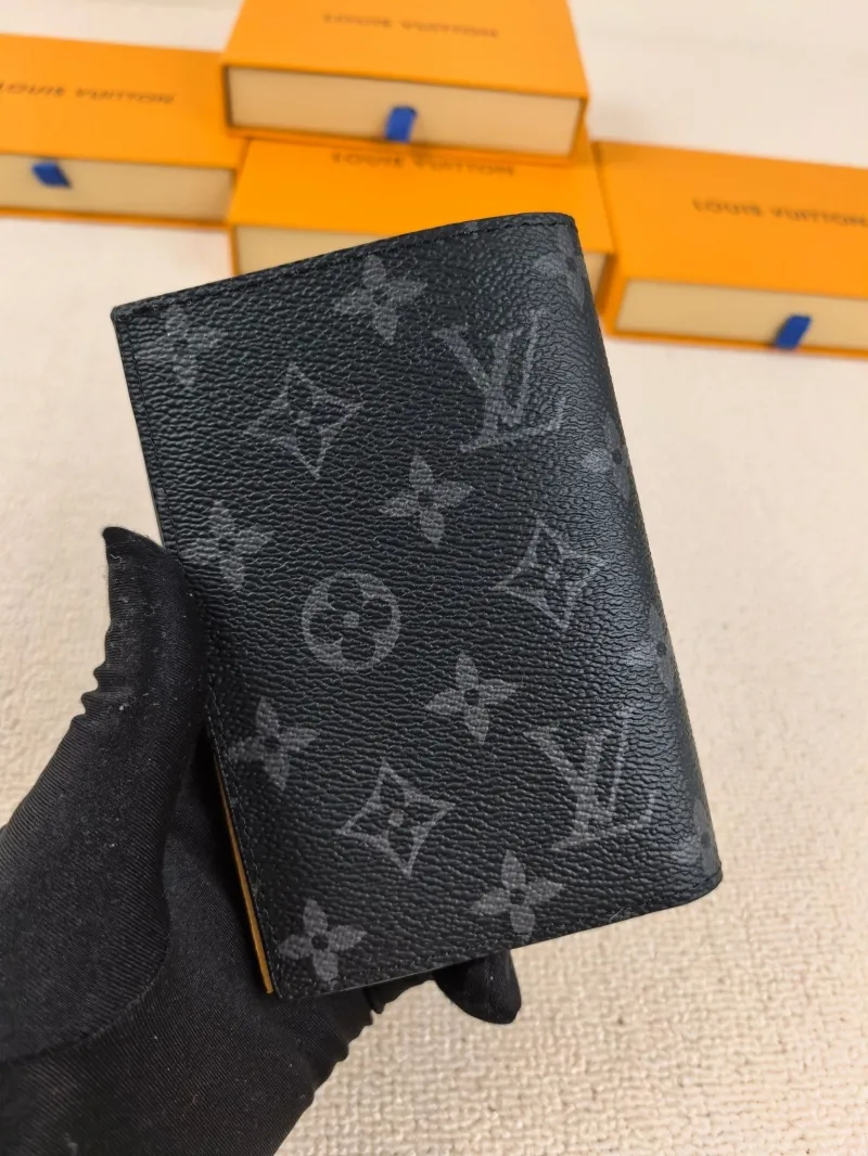Alternative view of LV Wallets-210