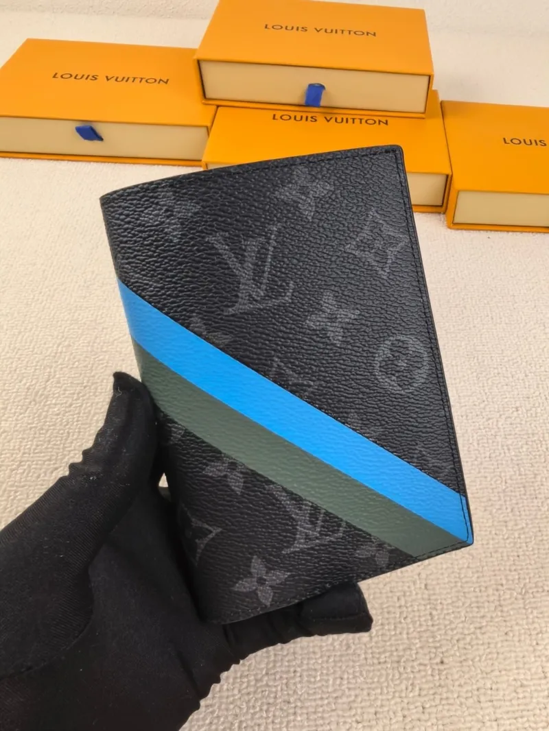 LV Wallets-211