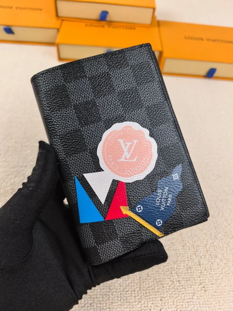 LV Wallets-212