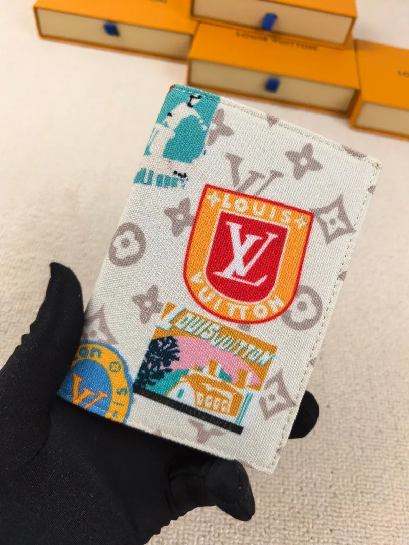 LV Wallets-215