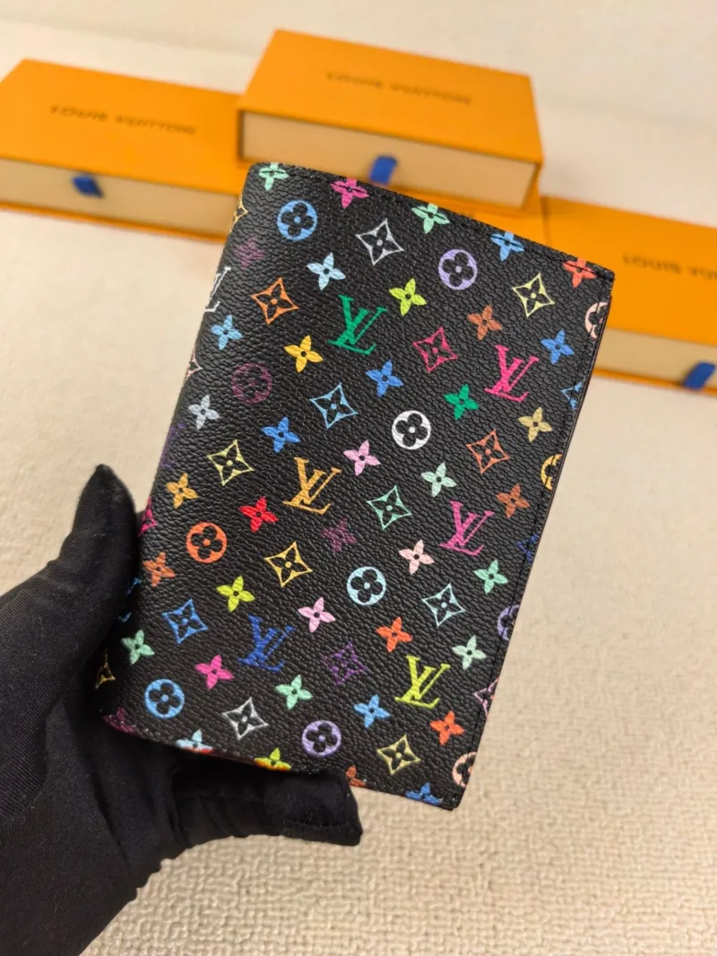LV Wallets-219