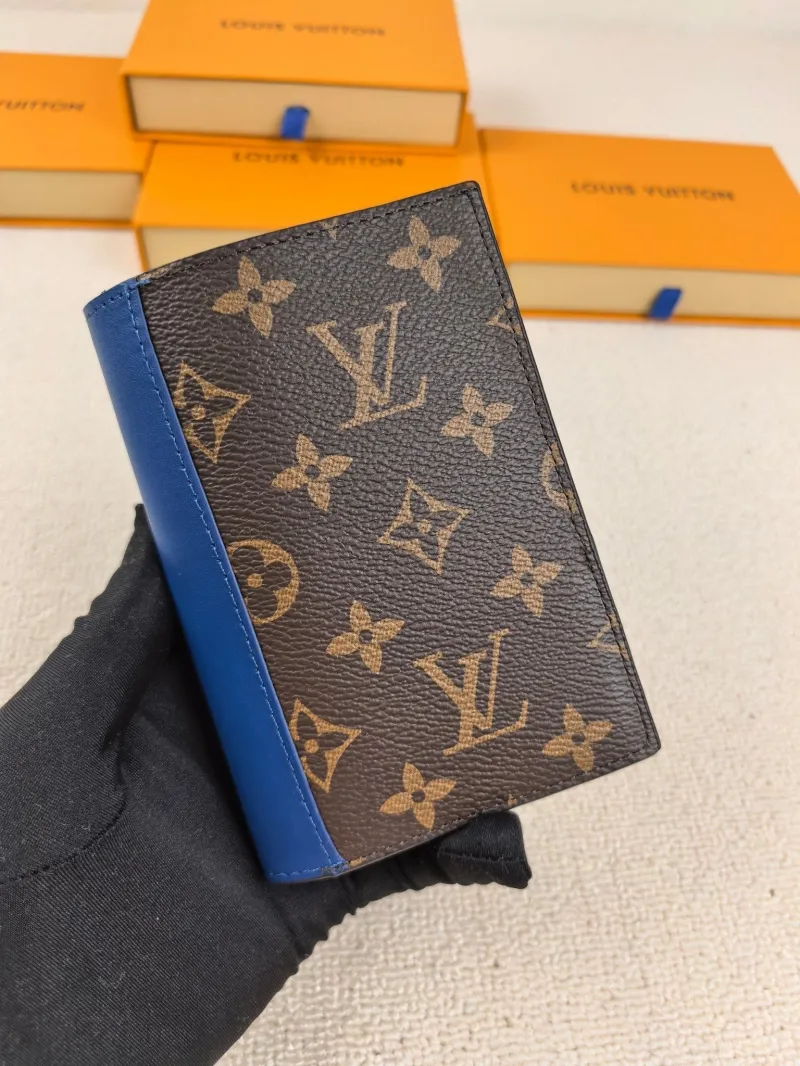 LV Wallets-221