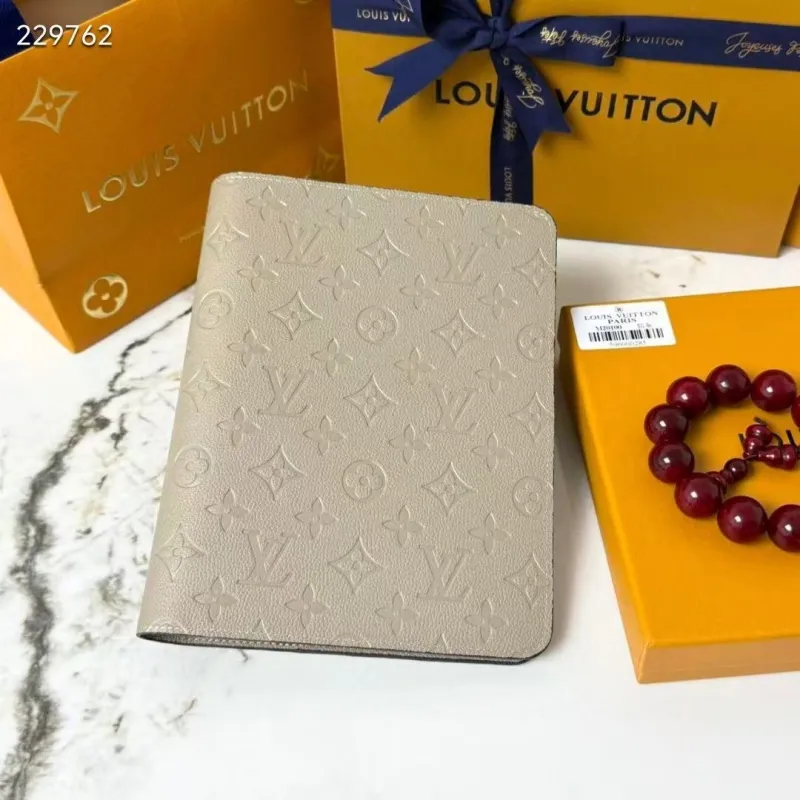 LV Wallets-231