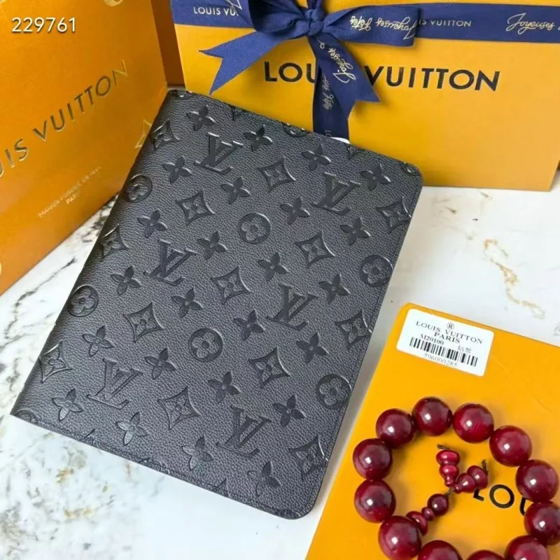 LV Wallets-232