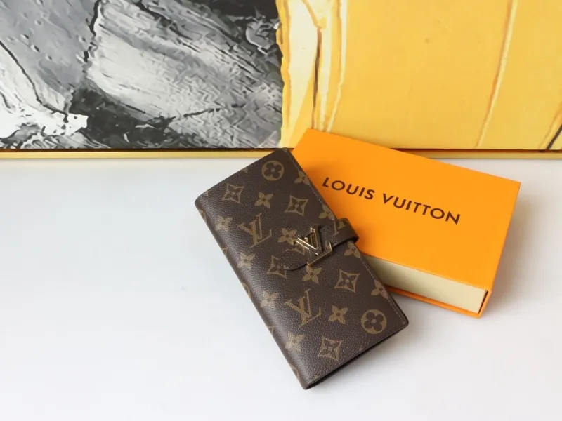 LV Wallets-244