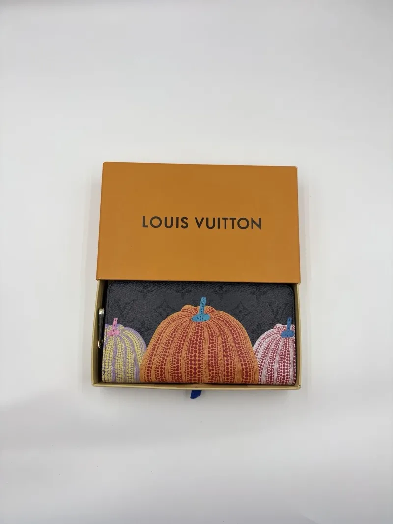 LV Wallets-246