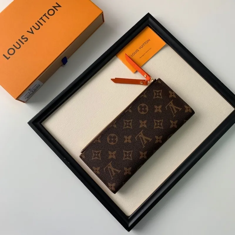 LV Wallets-261