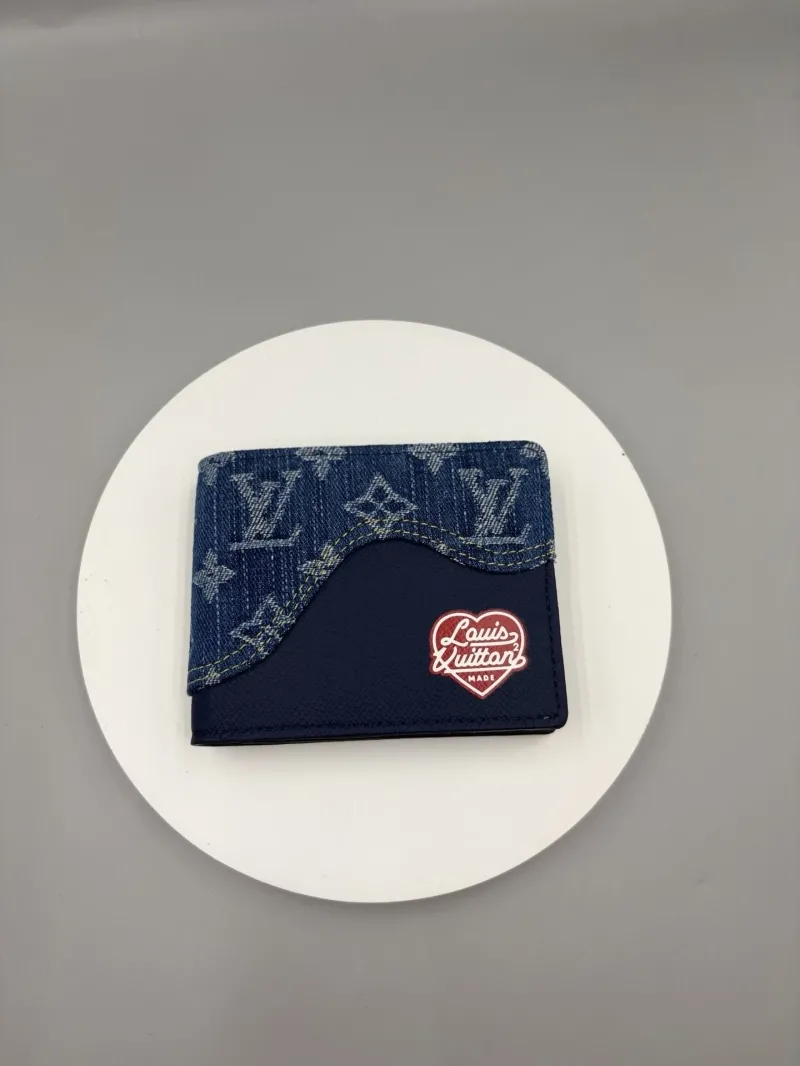 LV Wallets-269