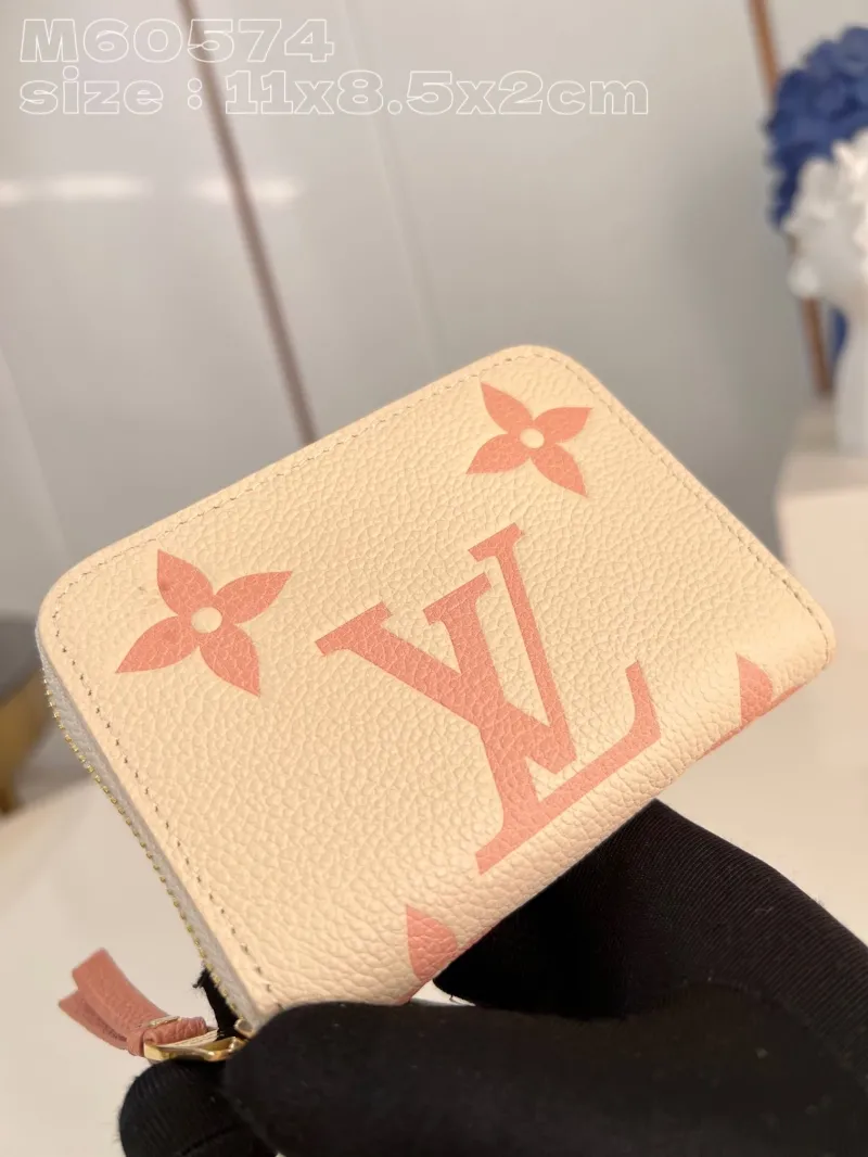 Alternative view of LV Wallets-272