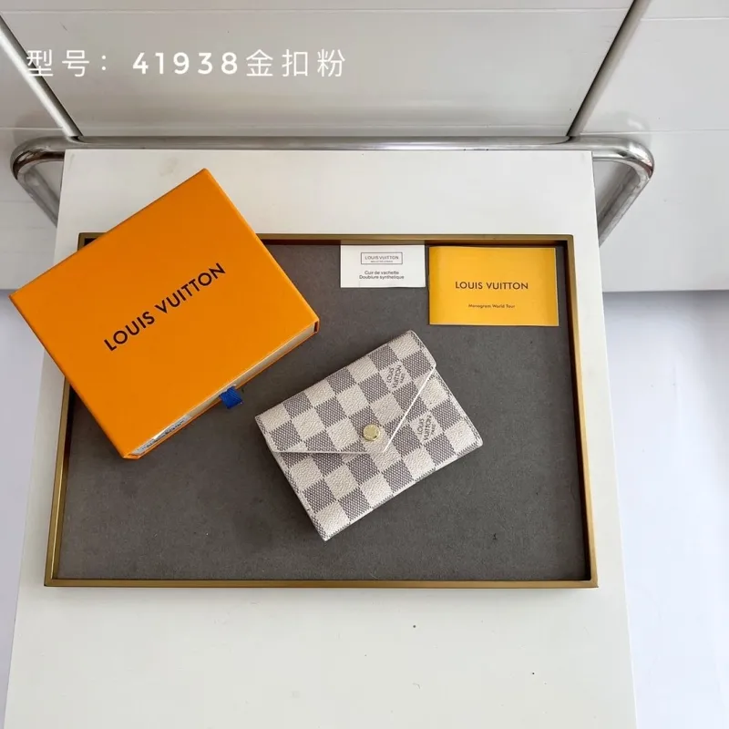 LV Wallets-282