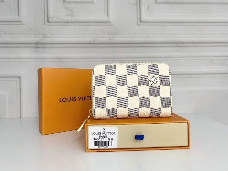 LV Wallets-295