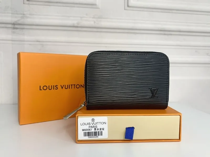 LV Wallets-296