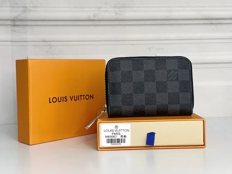LV Wallets-299