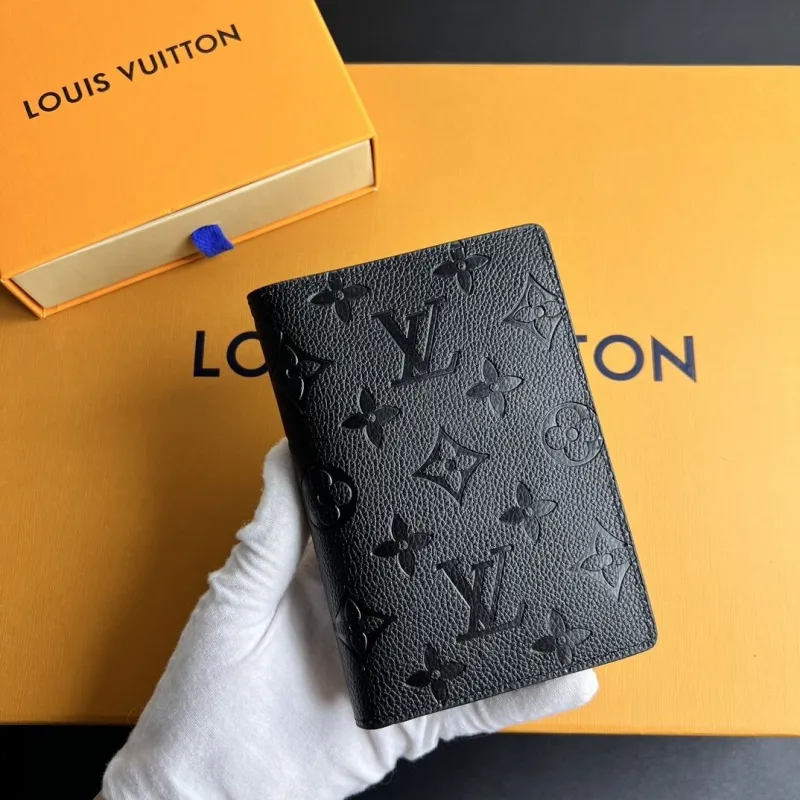 LV Wallets-302