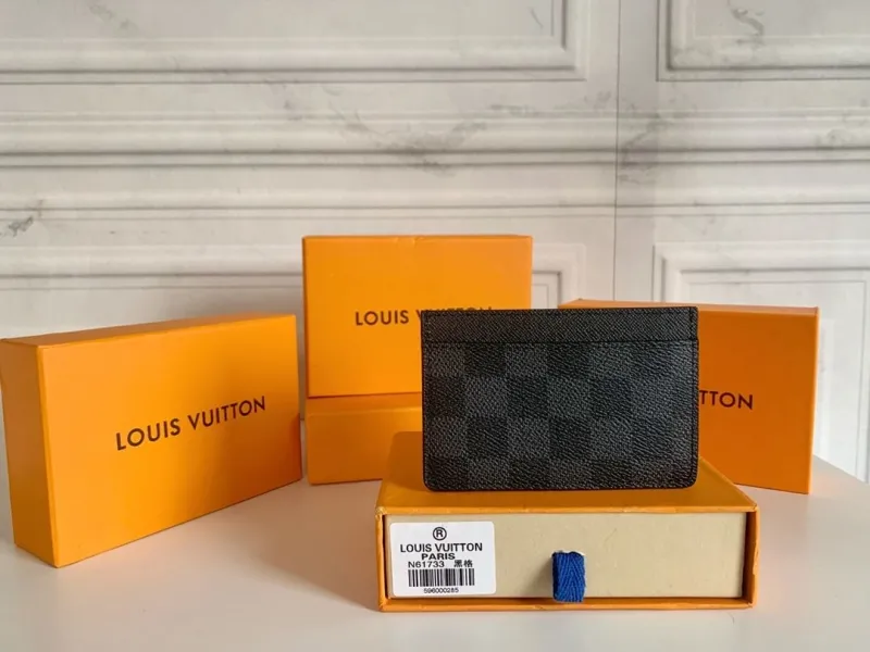 LV Wallets-307