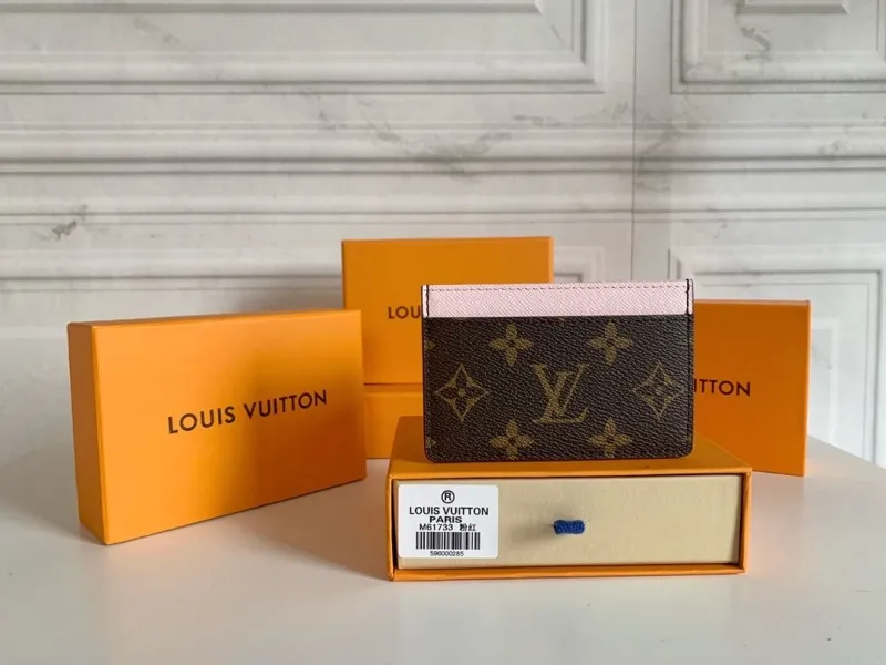 LV Wallets-308