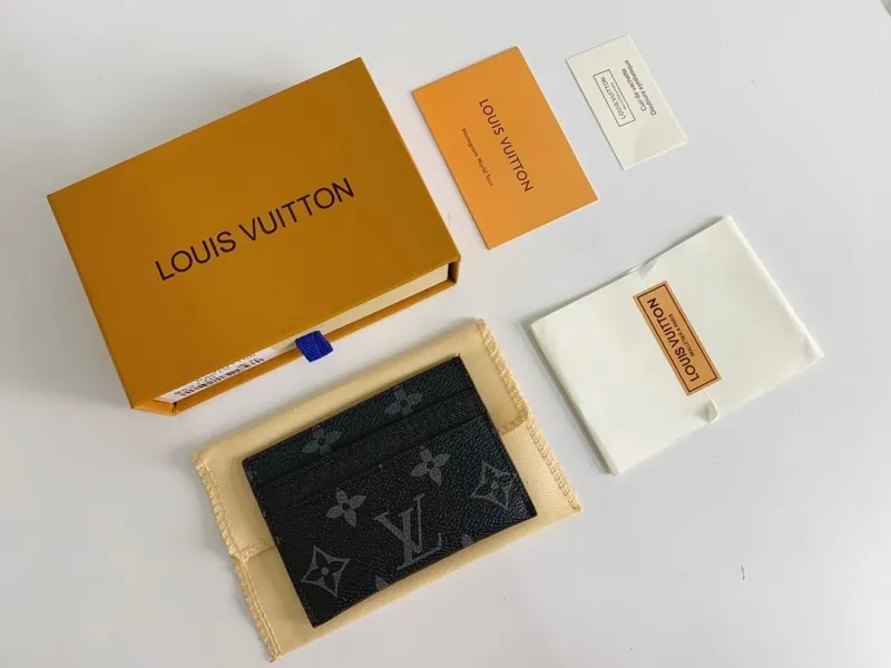 LV Wallets-313