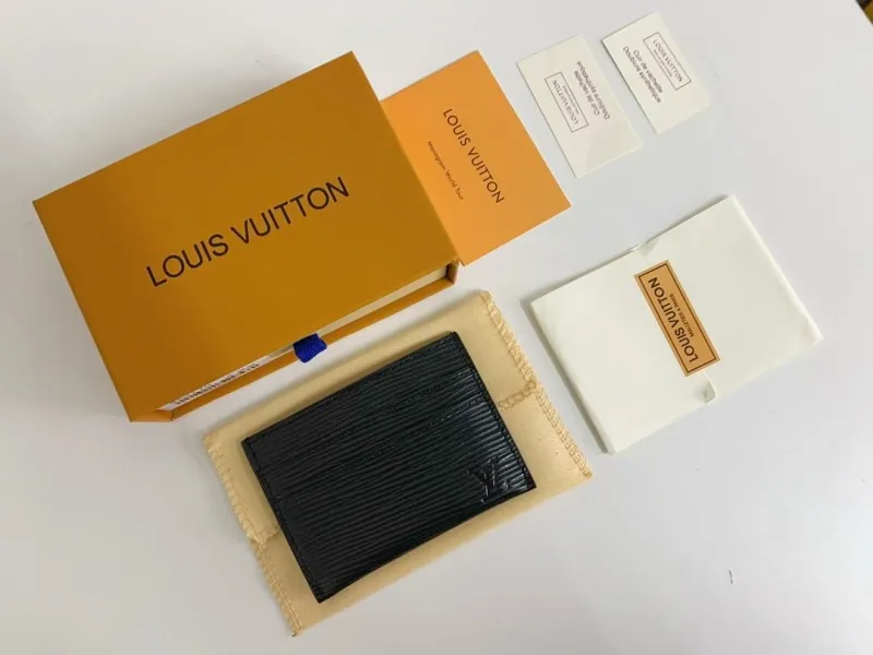 LV Wallets-317