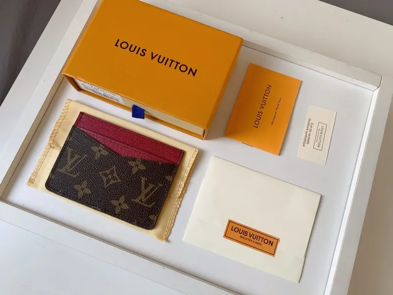 LV Wallets-319