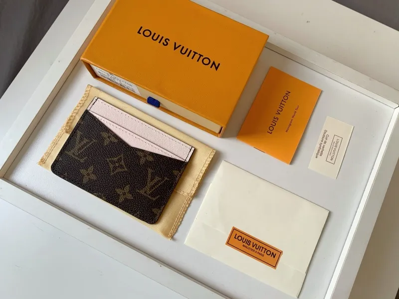 LV Wallets-322