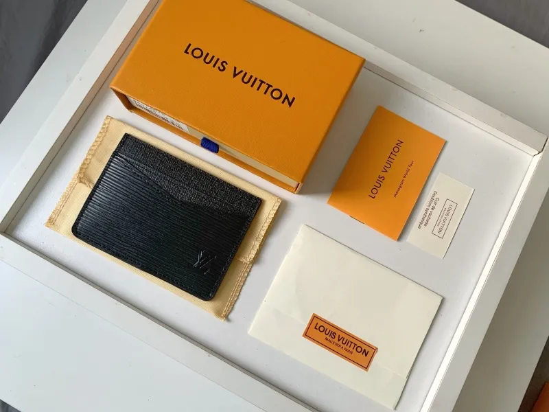 LV Wallets-324