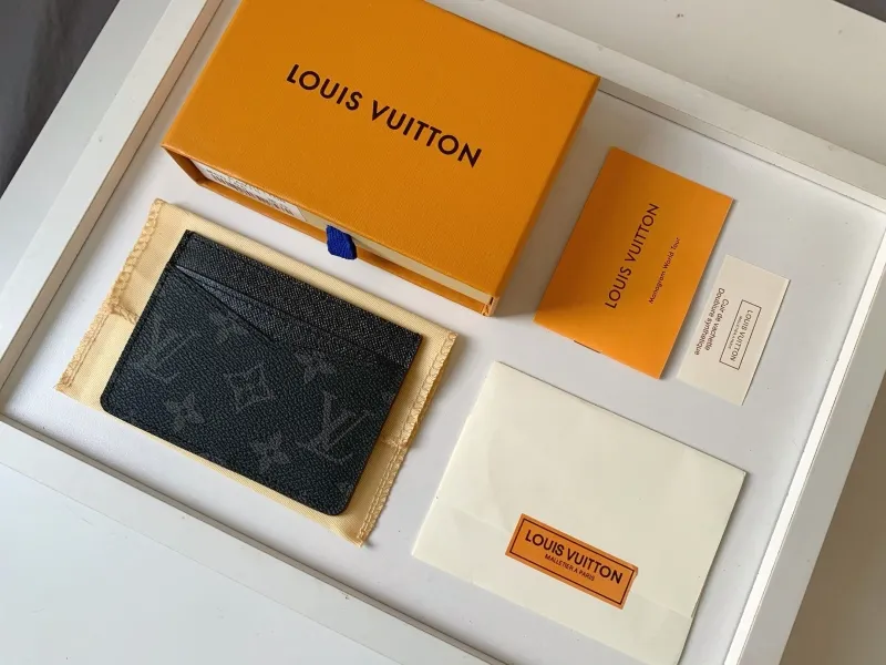 LV Wallets-326