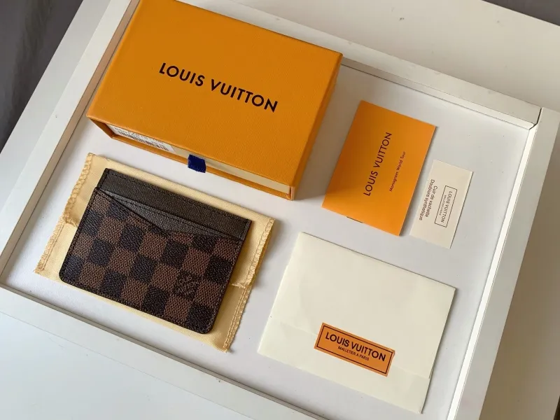 LV Wallets-328