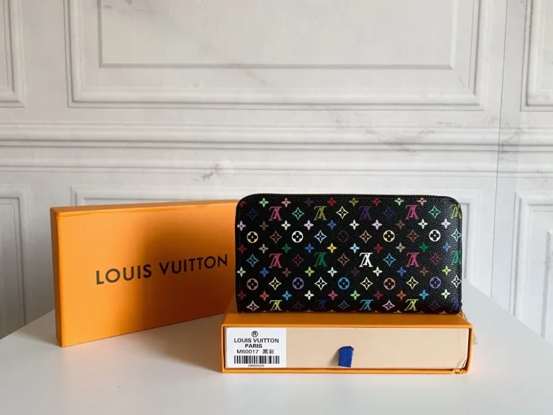 LV Wallets-331
