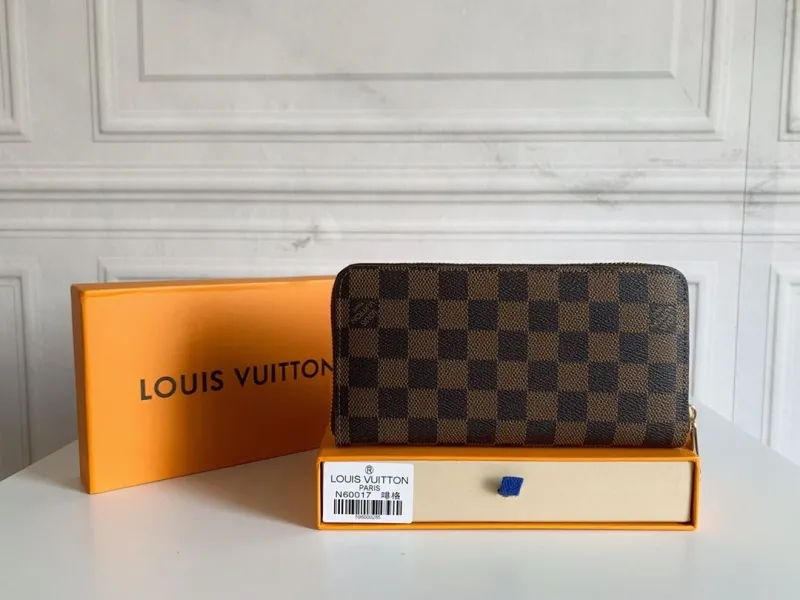 LV Wallets-333