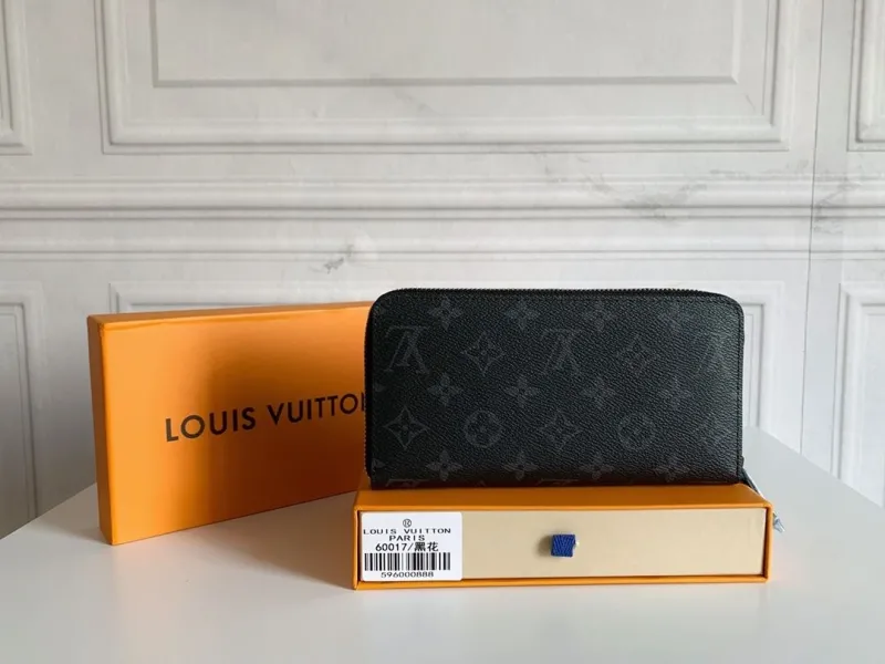 LV Wallets-338
