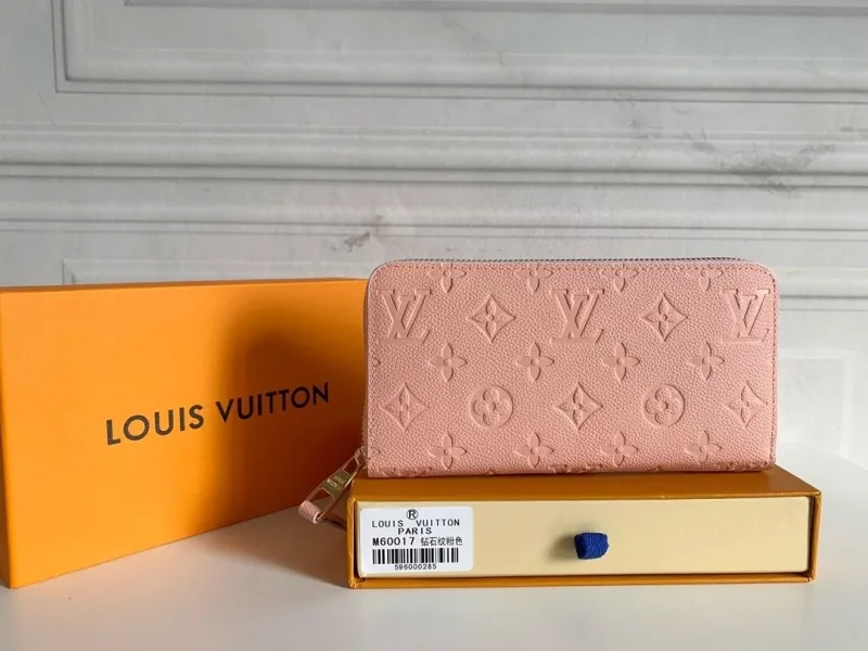 LV Wallets-344