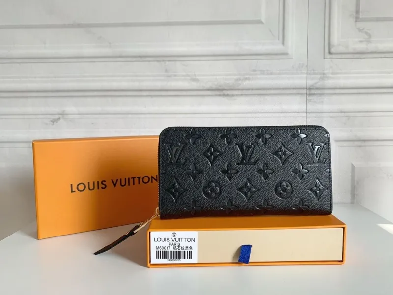 LV Wallets-346