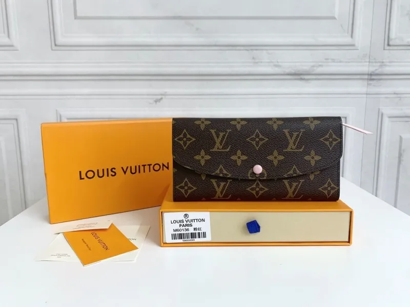 LV Wallets-354