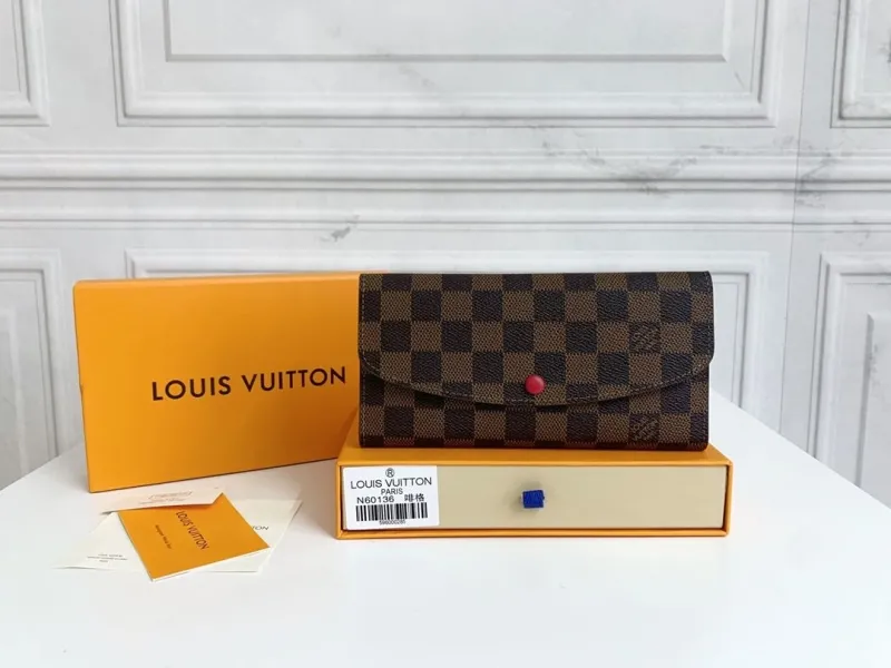LV Wallets-358