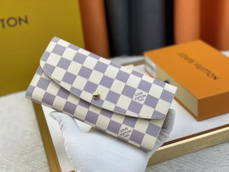 LV Wallets-362