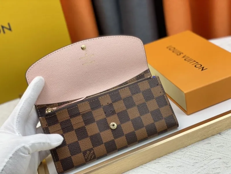 LV Wallets-363