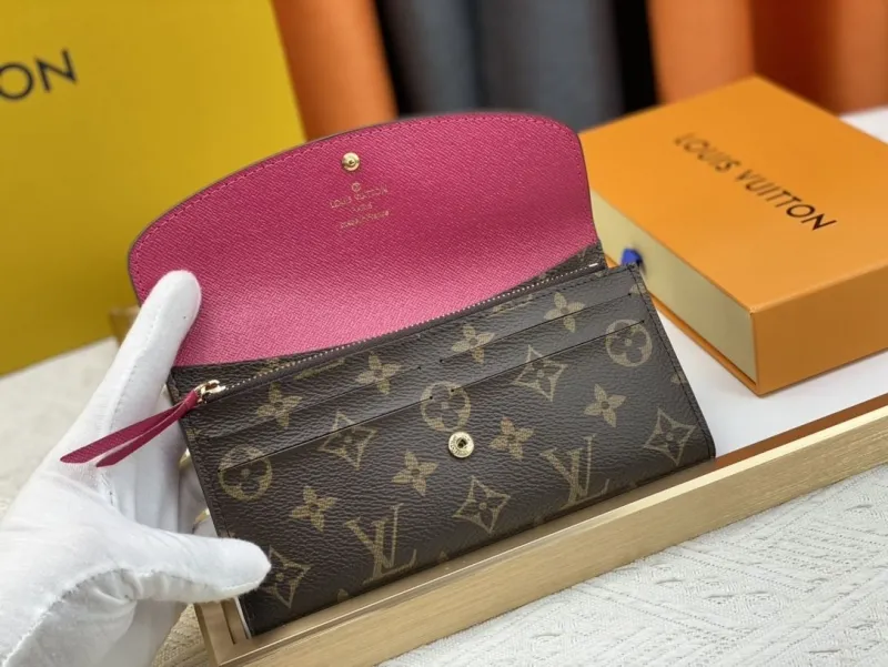 LV Wallets-367