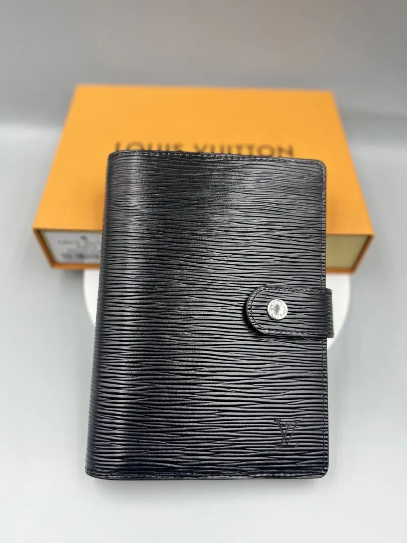 LV Wallets-372