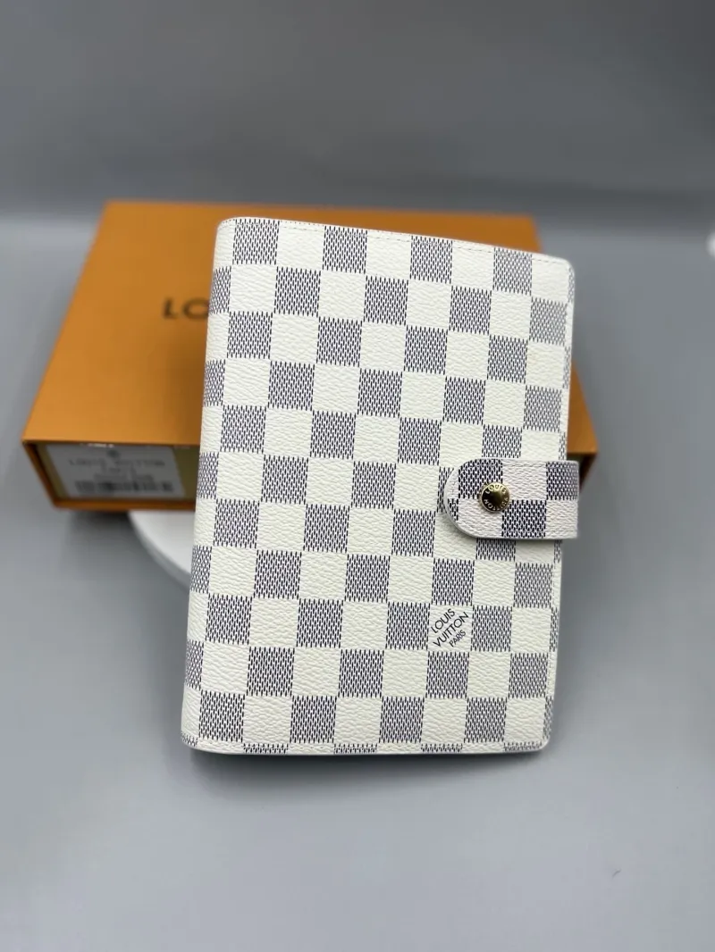 LV Wallets-375