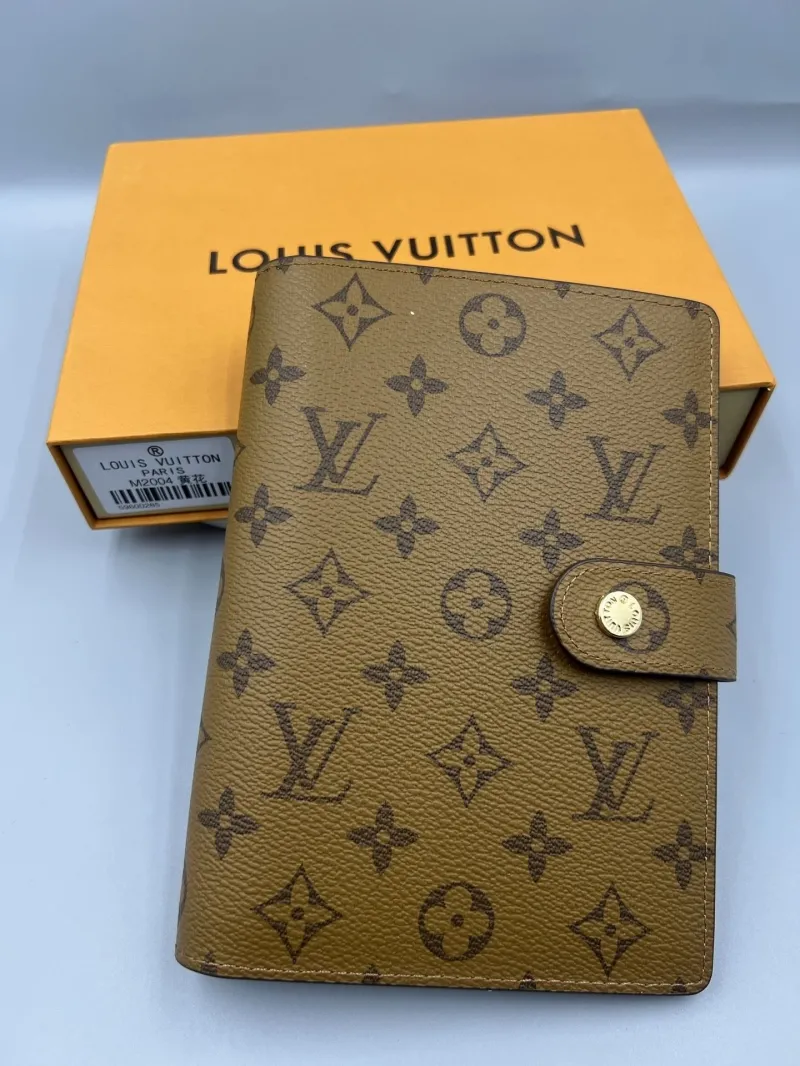 LV Wallets-376