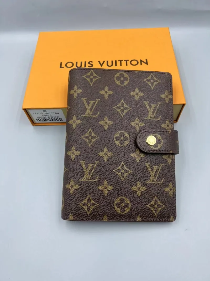 LV Wallets-378
