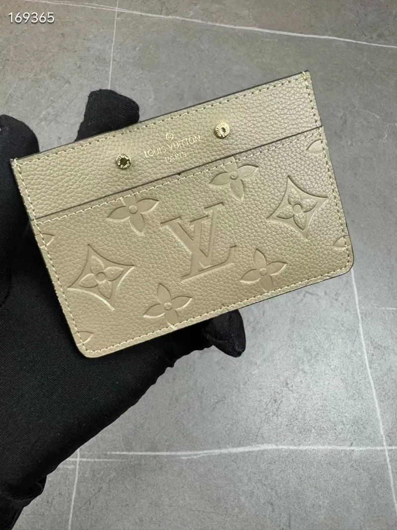 LV Wallets-383