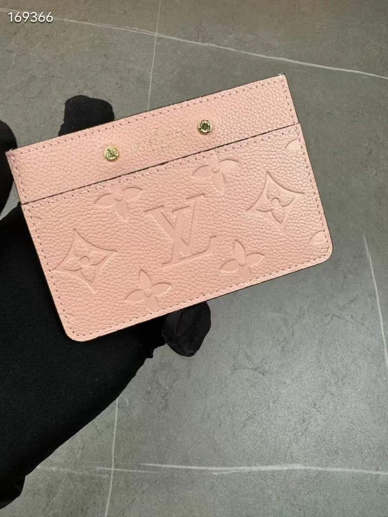 LV Wallets-384