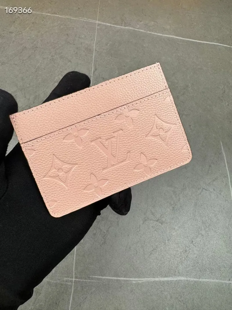 Alternative view of LV Wallets-384