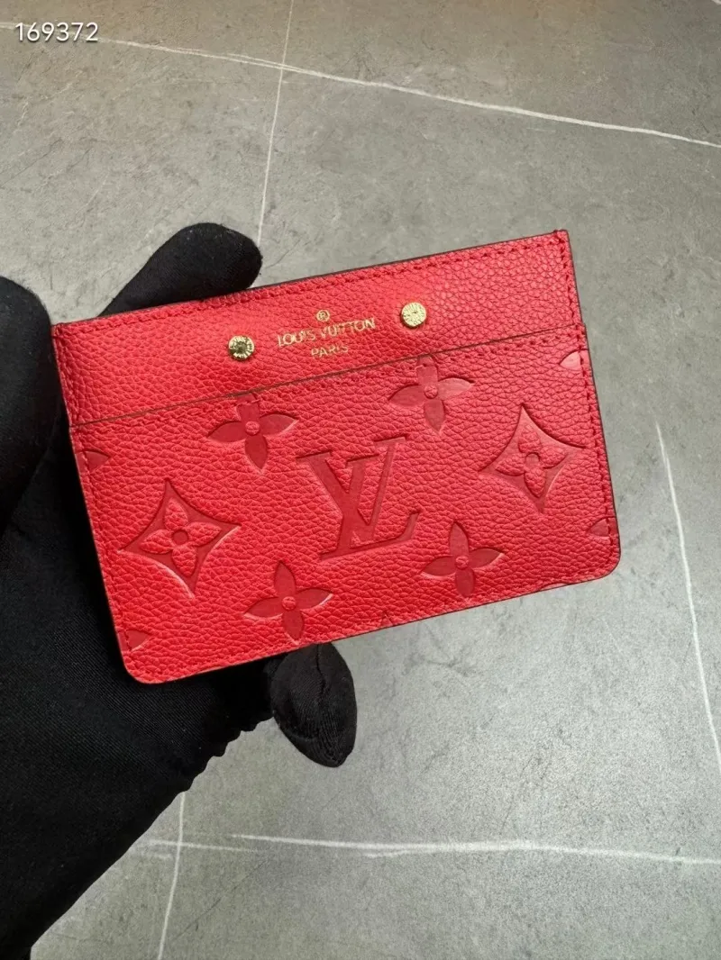 LV Wallets-386