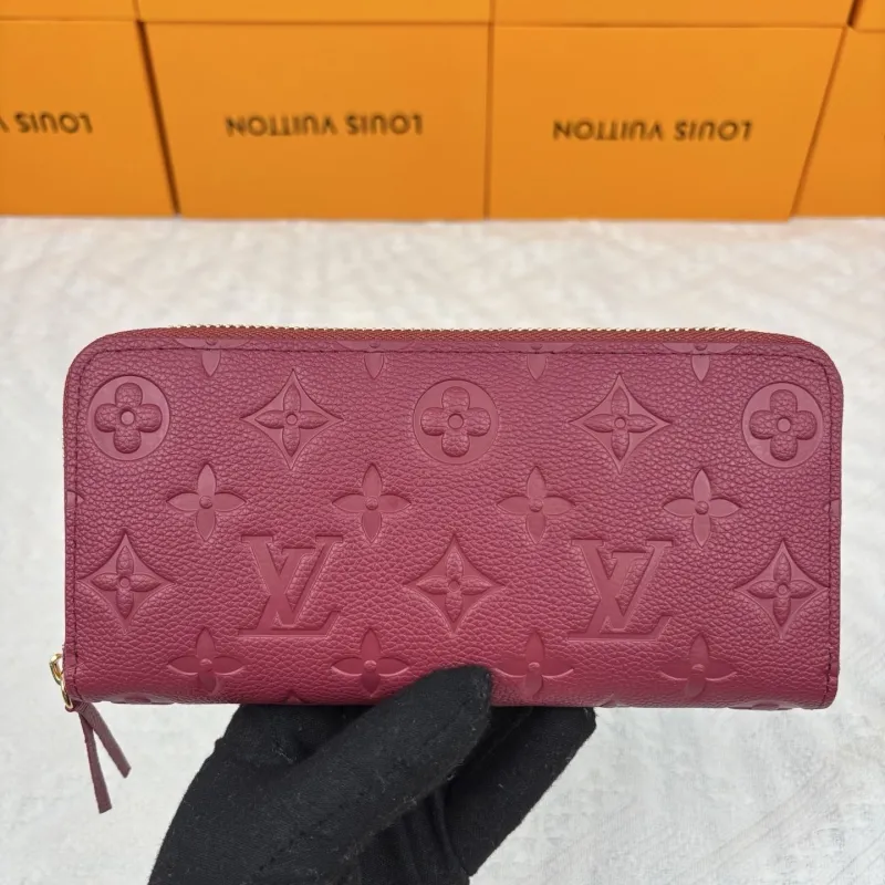 LV Wallets-388