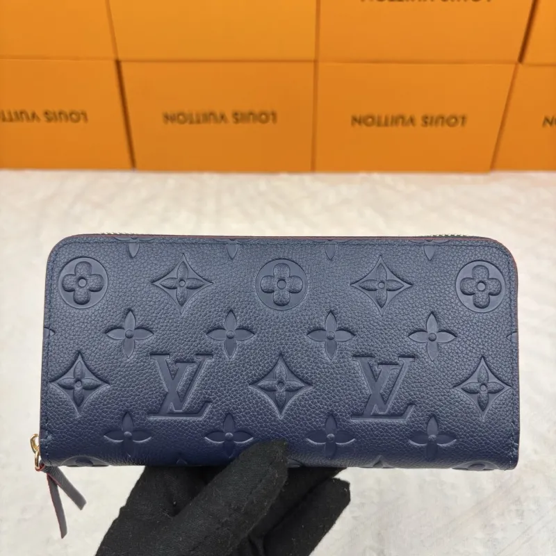 LV Wallets-391