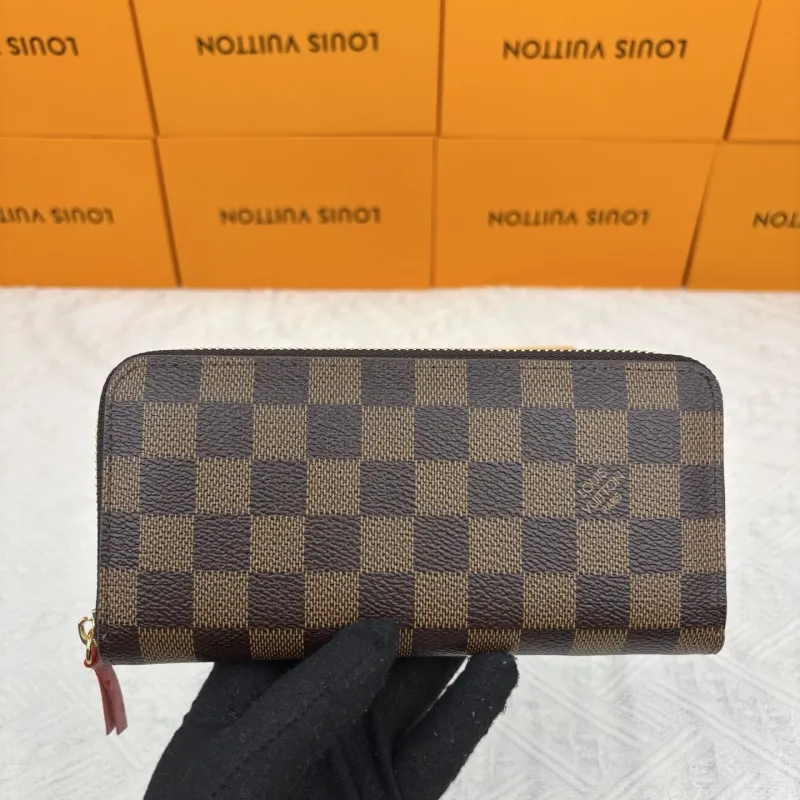 LV Wallets-401