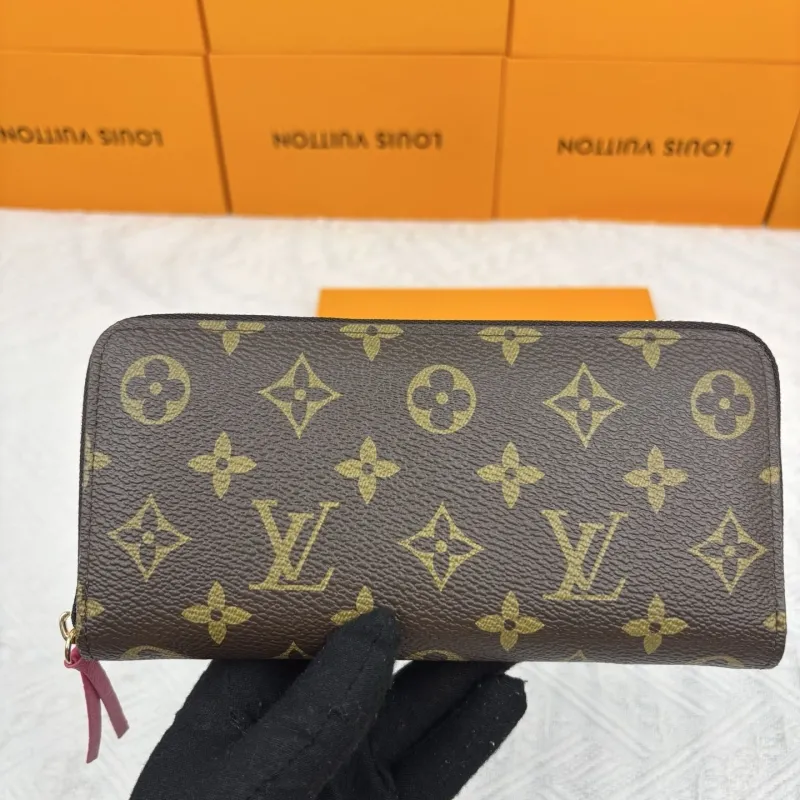 LV Wallets-406