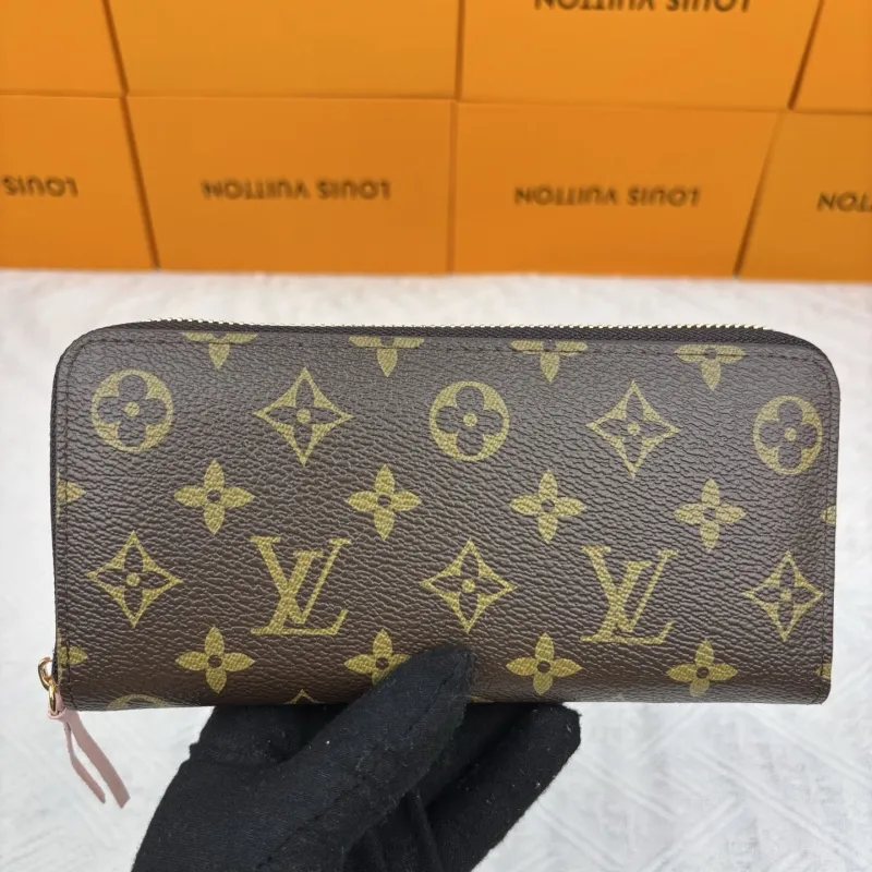 LV Wallets-408